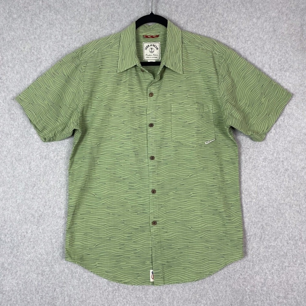 Iron & Resin Shirt Mens S Green Short Sleeve Button Up Cotton All Over‎ Print